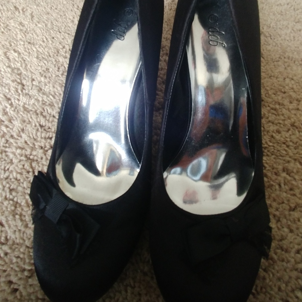 Deb heels